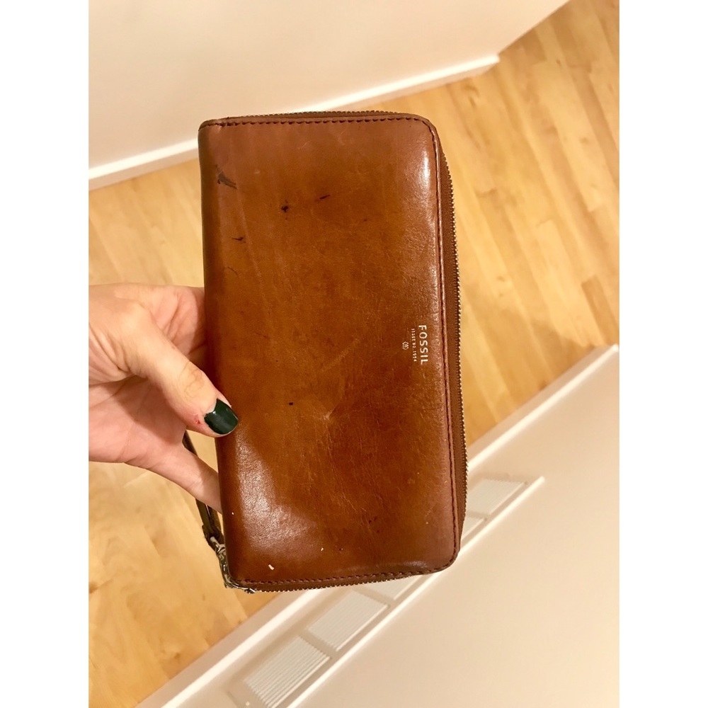 Fossil zip around wallet 🌟